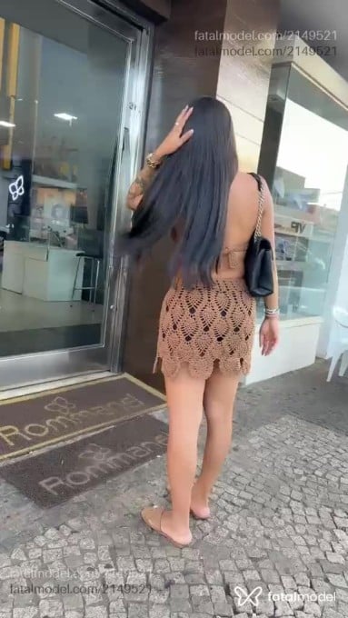 Acompanhante mulher trans morena (o) de olhos castanhos - Celine