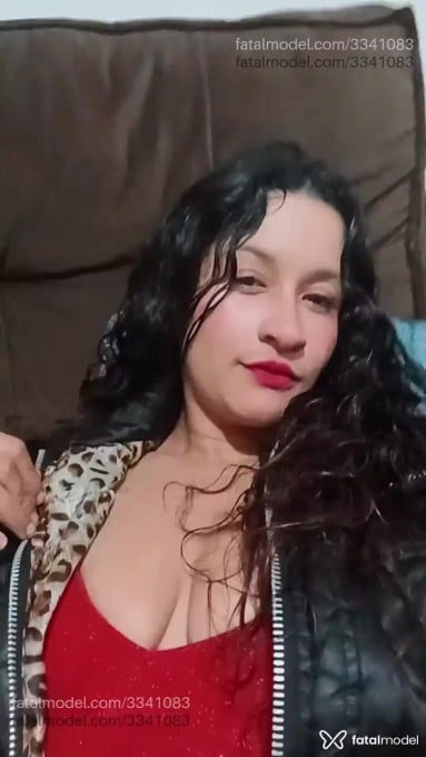 Acompanhante mulher com cabelo castanho de olhos castanhos - Morenah Acompanhante mulher com cabelo castanho de olhos castanhos - Morenah