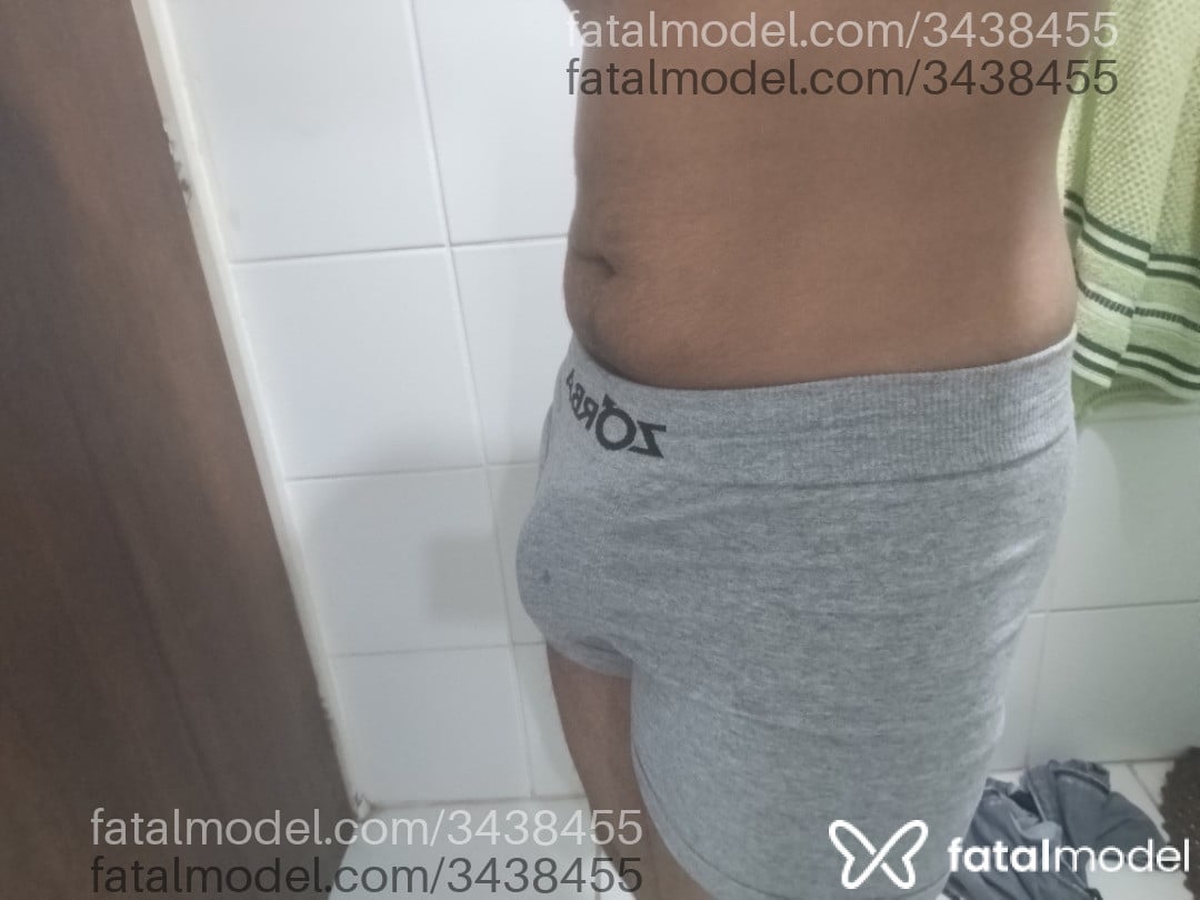 Acompanhante homem com cabelo castanho de olhos pretos em Brasília - Marty