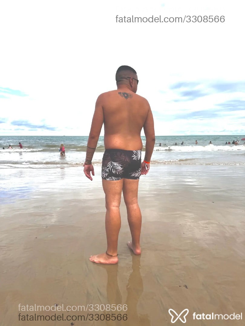 Acompanhante homem sem cabelo de olhos pretos em Porto Seguro Acompanhante homem sem cabelo de olhos pretos em Porto Seguro - Vinícius Luan