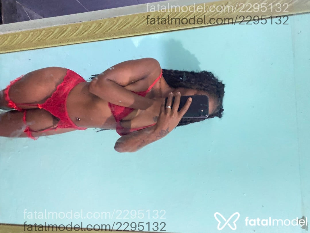 Acompanhante mulher morena (o) de olhos castanhos - Pérola Negra Acompanhante mulher morena (o) de olhos castanhos - Pérola Negra