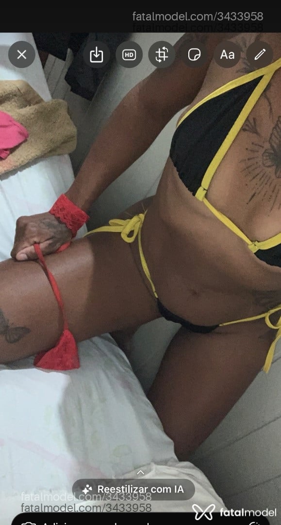 Acompanhante mulher com cabelo colorido de olhos azuis em Ubatuba Acompanhante mulher com cabelo colorido de olhos azuis em Ubatuba - Kelly Dark Romance