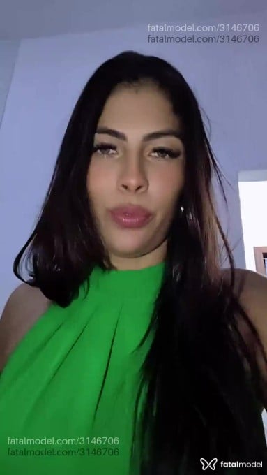 Acompanhante mulher morena (o) de olhos verdes em Divinópolis Acompanhante mulher morena (o) de olhos verdes em Divinópolis - Carol