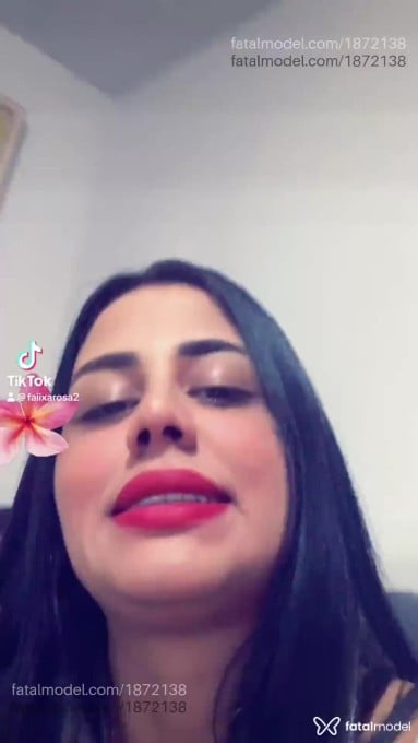 Acompanhante mulher morena (o) de olhos pretos - iza helena Acompanhante mulher morena (o) de olhos pretos - iza helena