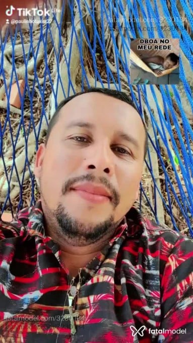 Acompanhante homem com cabelo castanho de olhos castanhos em Itajaí Acompanhante homem com cabelo castanho de olhos castanhos em Itajaí - Paulinho