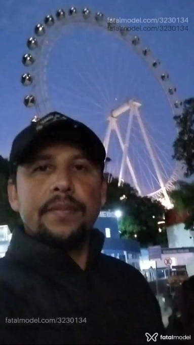 Acompanhante homem com cabelo castanho de olhos castanhos em Itajaí Acompanhante homem com cabelo castanho de olhos castanhos em Itajaí - Paulinho