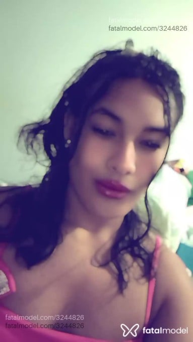 Acompanhante mulher trans morena (o) de olhos castanhos - Kelly