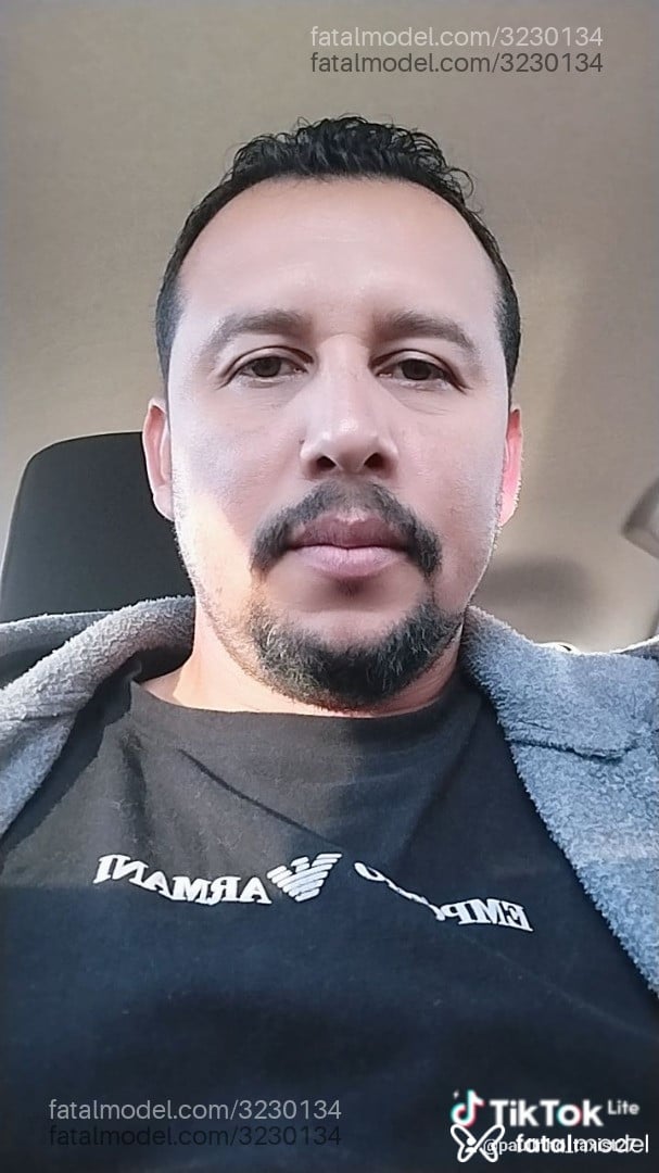 Acompanhante homem com cabelo castanho de olhos castanhos em Itajaí Acompanhante homem com cabelo castanho de olhos castanhos em Itajaí - Paulinho