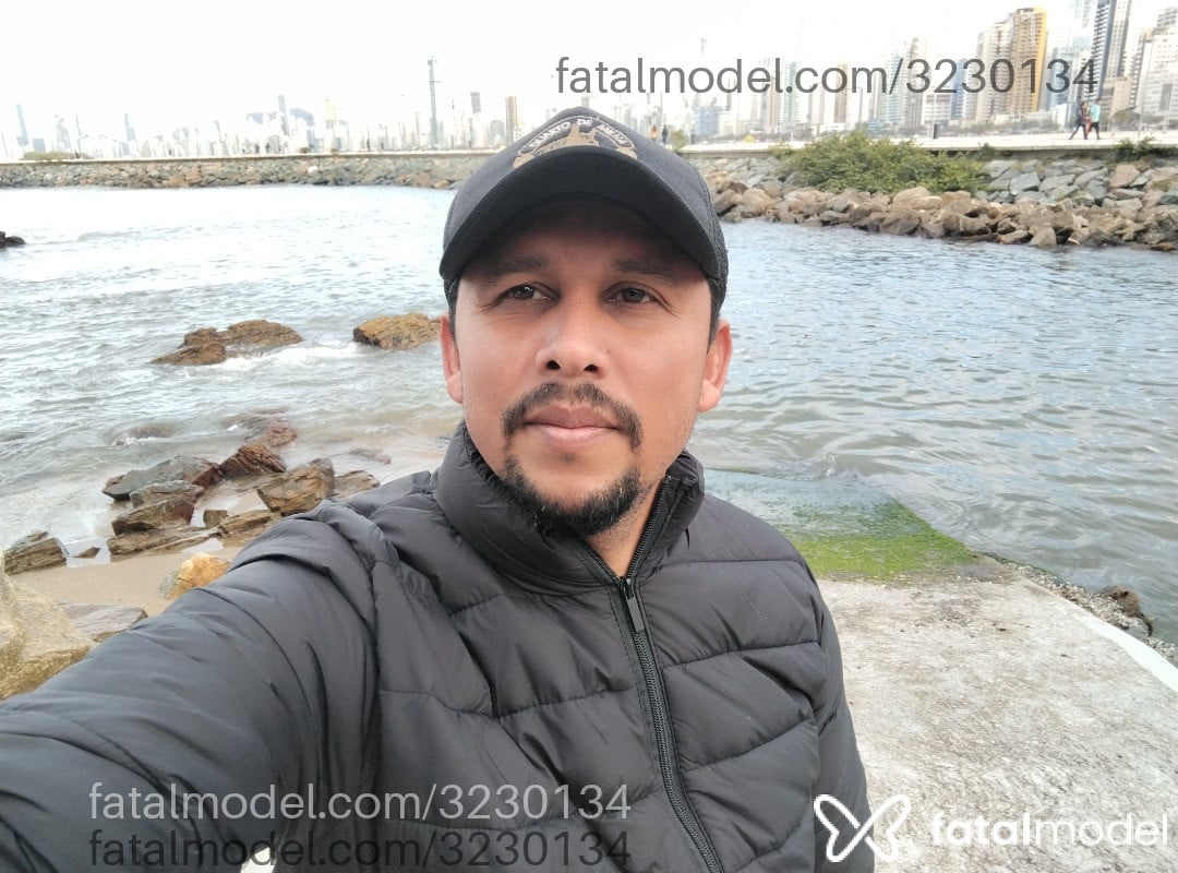 Acompanhante homem com cabelo castanho de olhos castanhos em Itajaí Acompanhante homem com cabelo castanho de olhos castanhos em Itajaí - Paulinho