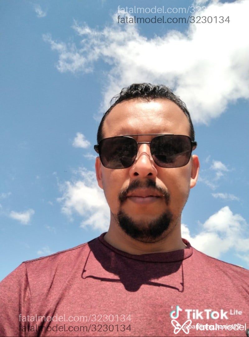 Acompanhante homem com cabelo castanho de olhos castanhos em Itajaí Acompanhante homem com cabelo castanho de olhos castanhos em Itajaí - Paulinho