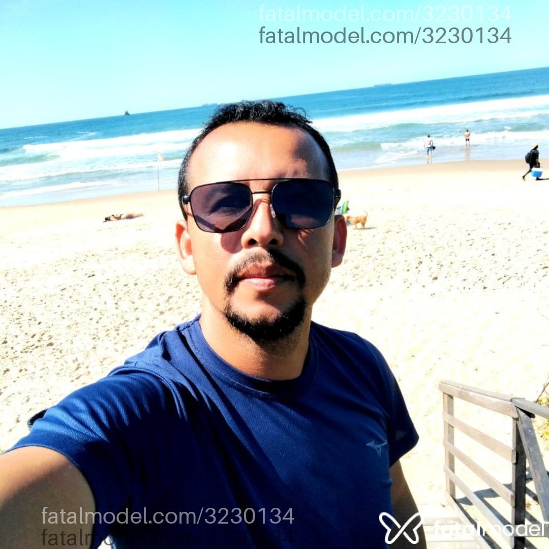 Acompanhante homem com cabelo castanho de olhos castanhos em Itajaí - Paulinho