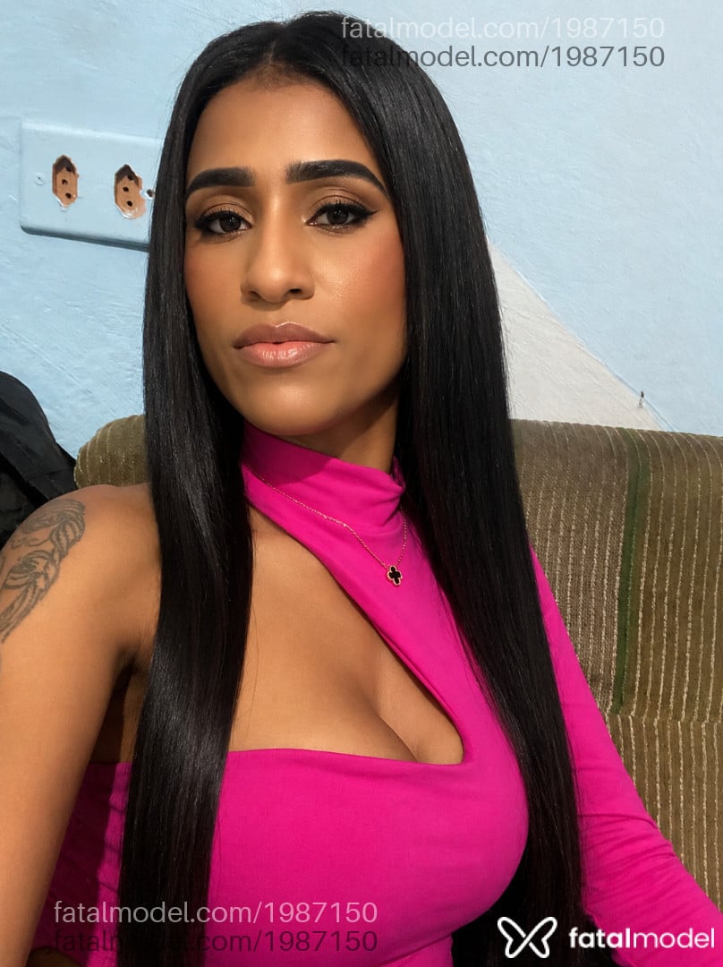Acompanhante mulher com cabelo castanho de olhos mel em São Vicente - Kamila