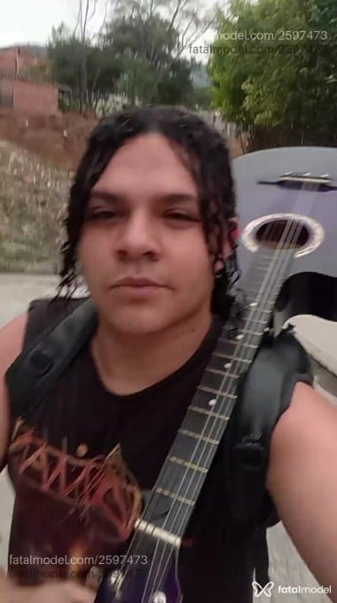 Acompanhante homem com cabelo castanho de olhos castanhos em Virtual Acompanhante homem com cabelo castanho de olhos castanhos em Virtual - Johnny Lokkyy