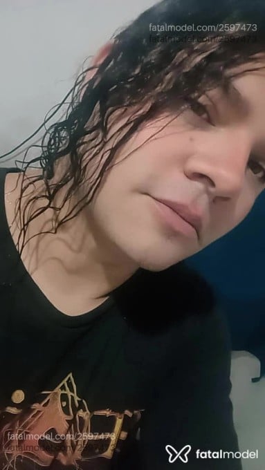 Acompanhante homem com cabelo castanho de olhos castanhos em Virtual Acompanhante homem com cabelo castanho de olhos castanhos em Virtual - Johnny Lokkyy