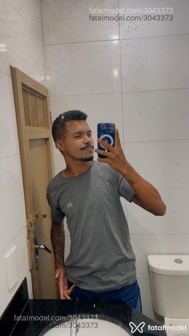 Acompanhante homem morena (o) de olhos castanhos em Nova Serrana Acompanhante homem morena (o) de olhos castanhos em Nova Serrana - Jucelio