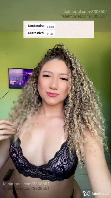 Acompanhante mulher loira (o) de olhos castanhos - Luana Silva
