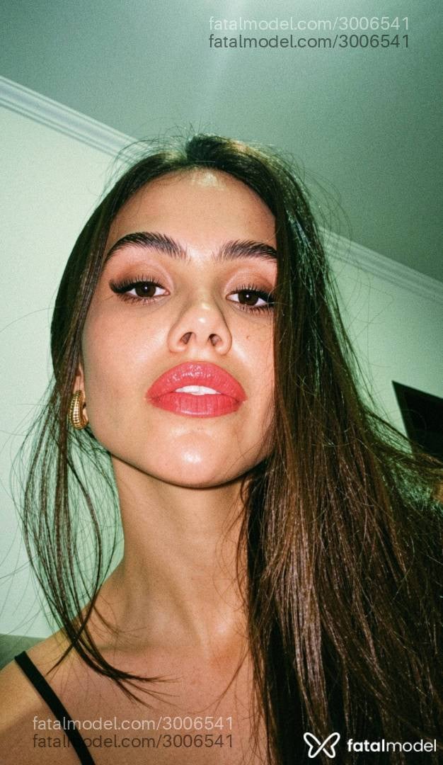 Acompanhante mulher morena (o) de olhos castanhos em Joinville - Bruna Mendes
