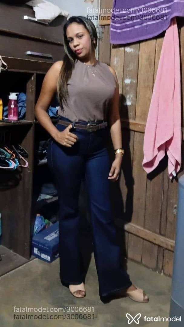 Acompanhante mulher com cabelo castanho de olhos pretos - Ayla Acompanhante mulher com cabelo castanho de olhos pretos - Ayla