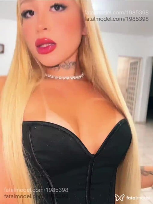 Acompanhante mulher loira (o) de olhos mel em Aparecida de Goiânia Acompanhante mulher loira (o) de olhos mel em Aparecida de Goiânia - Alana