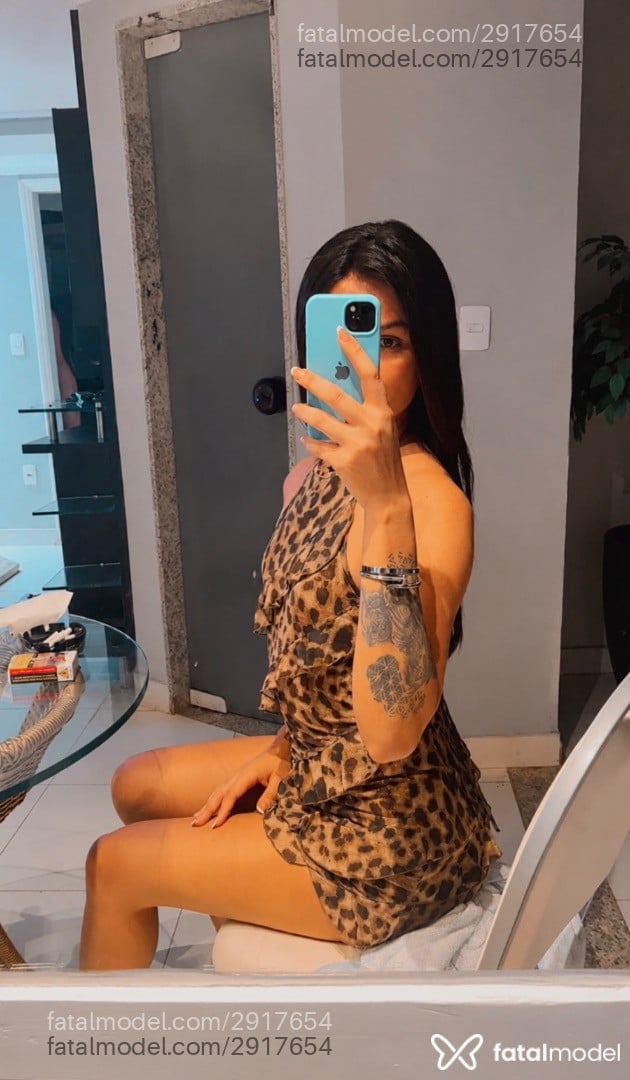 Acompanhante mulher trans com cabelo castanho de olhos castanhos em Araçatuba - Keller