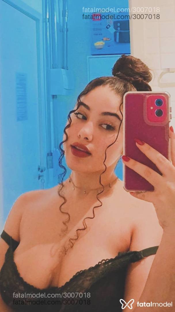 Acompanhante mulher morena (o) de olhos mel - Verônica Linsss