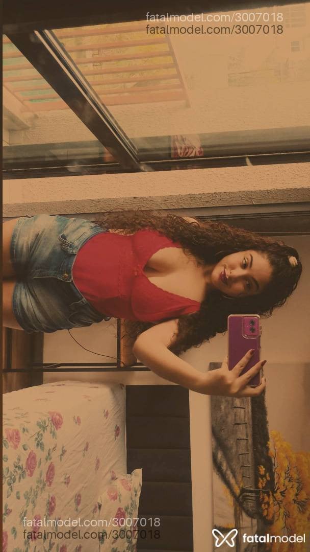 Acompanhante mulher morena (o) de olhos mel - Verônica Linsss
