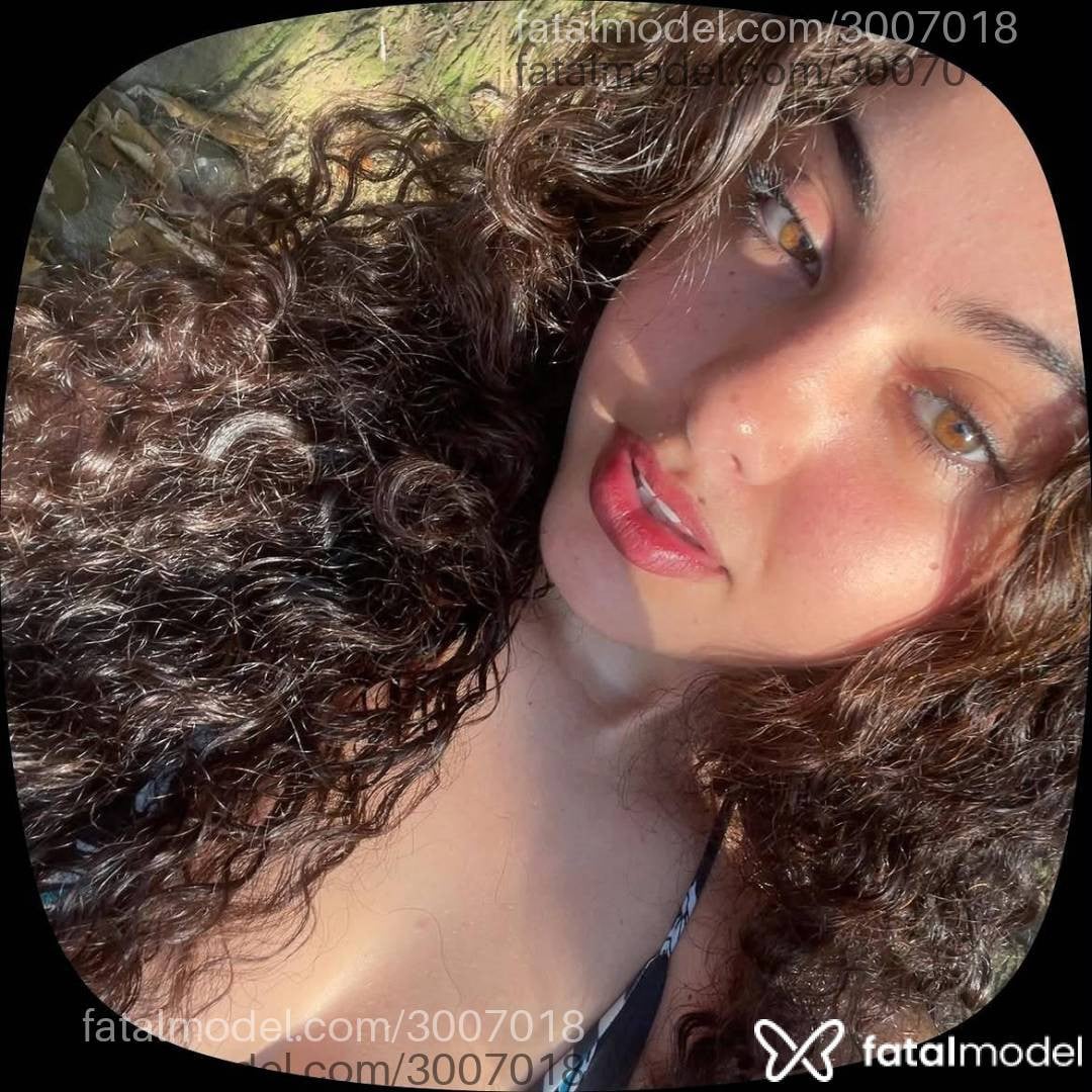 Acompanhante mulher morena (o) de olhos mel - Verônica Linsss