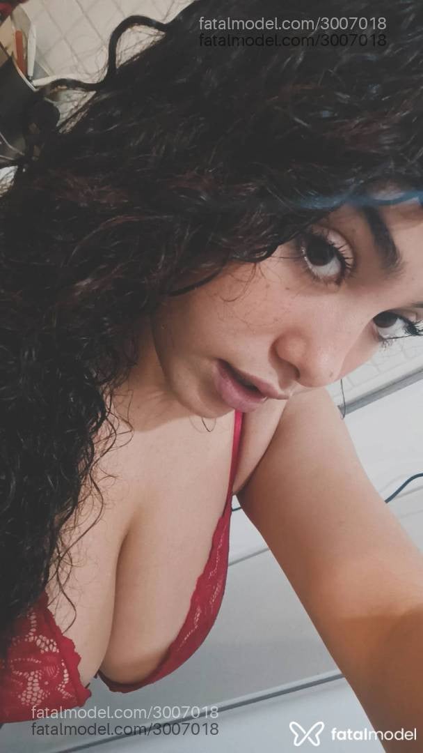 Acompanhante mulher morena (o) de olhos mel - Verônica Linsss