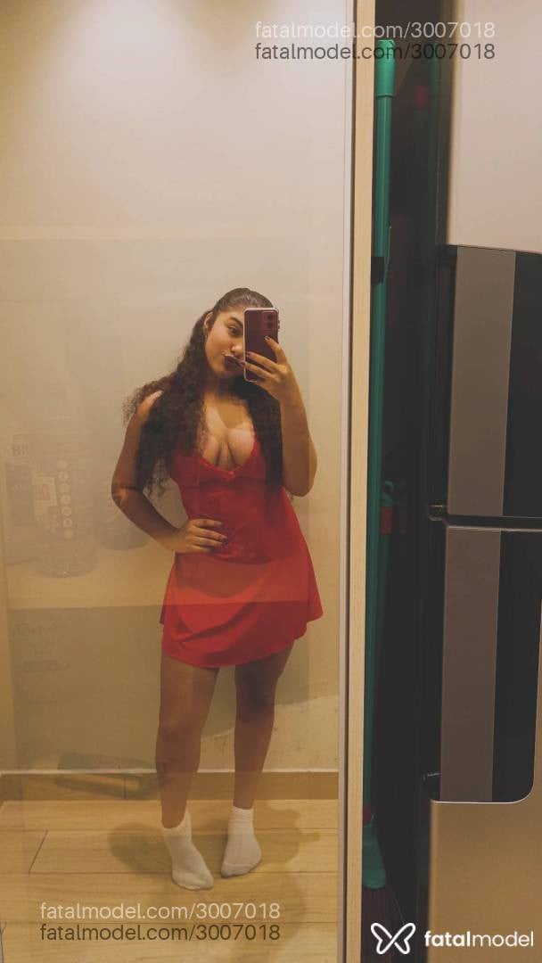 Acompanhante mulher morena (o) de olhos mel - Verônica Linsss