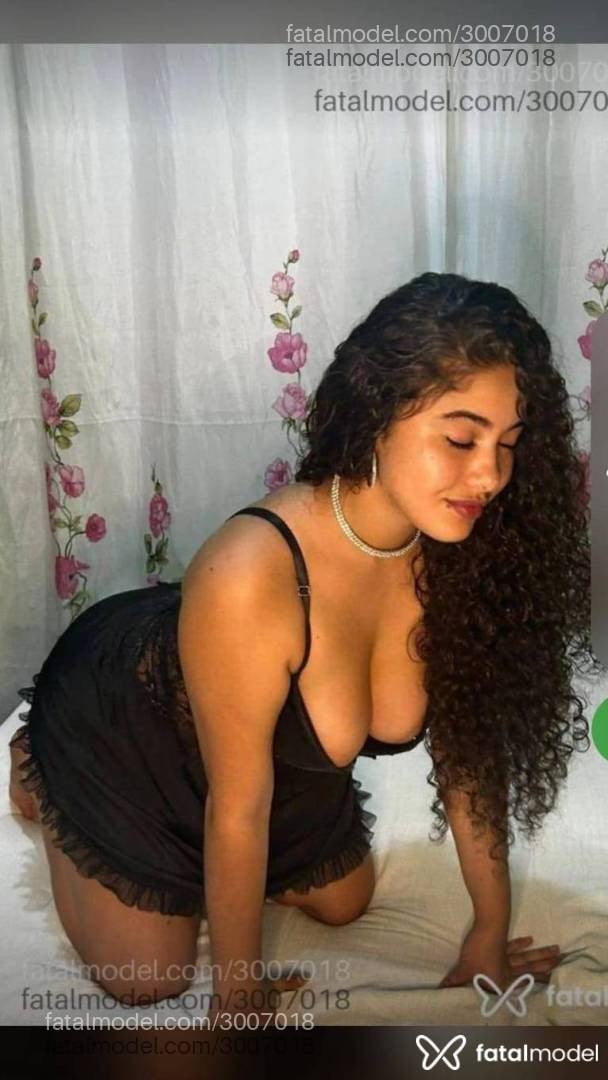 Acompanhante mulher morena (o) de olhos mel - Verônica Linsss