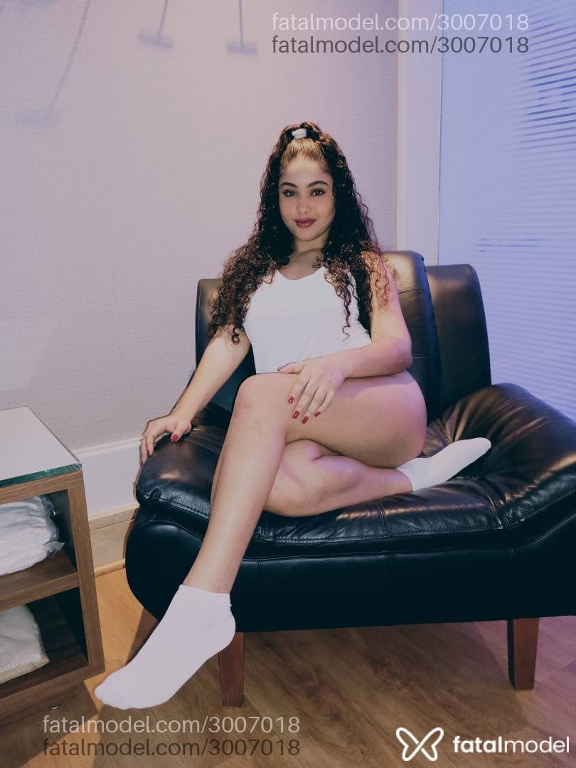 Acompanhante mulher morena (o) de olhos mel - Verônica Linsss