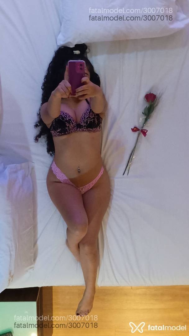 Acompanhante mulher morena (o) de olhos mel - Verônica Linsss