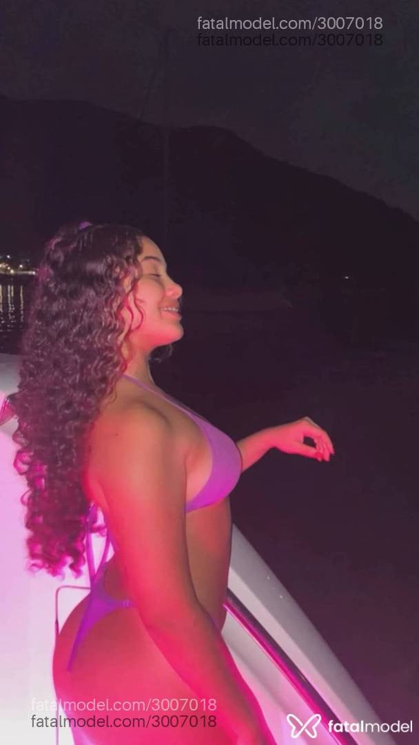 Acompanhante mulher morena (o) de olhos mel - Verônica Linsss