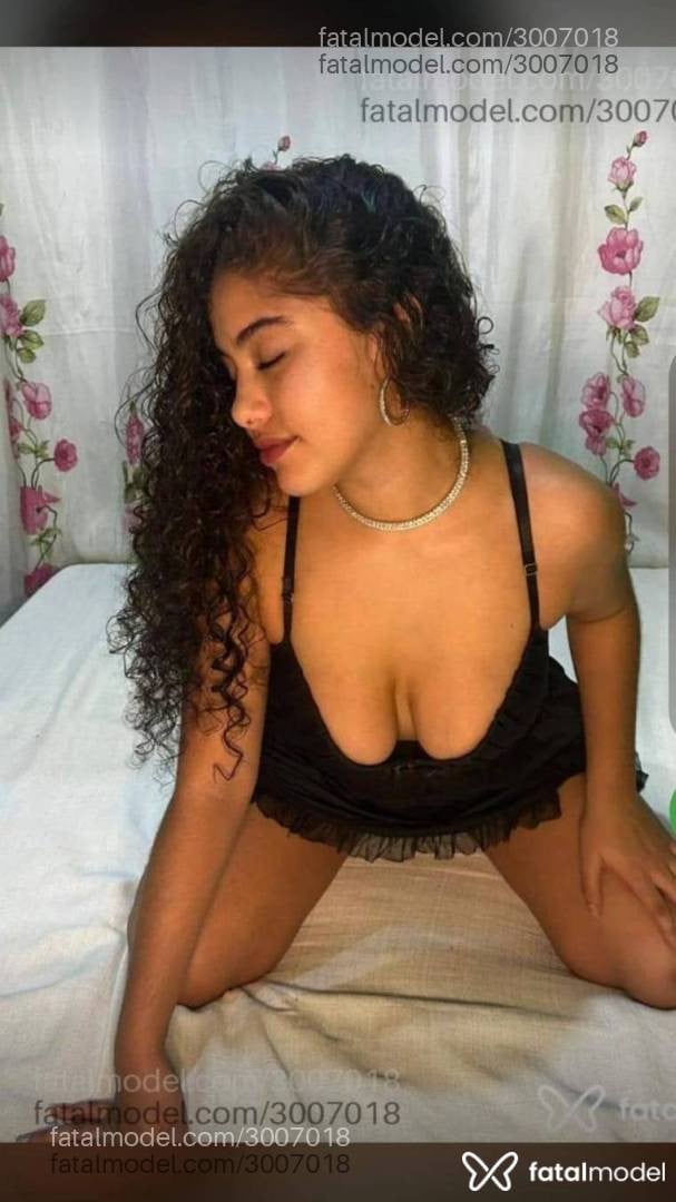 Acompanhante mulher morena (o) de olhos mel - Verônica Linsss