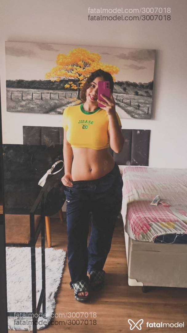Acompanhante mulher morena (o) de olhos mel - Verônica Linsss