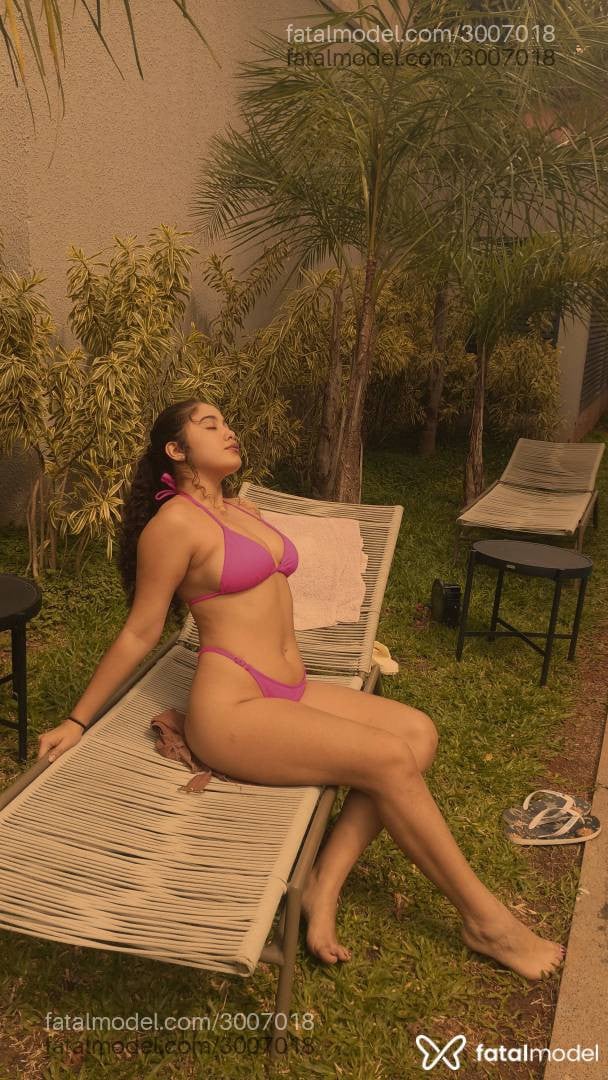 Acompanhante mulher morena (o) de olhos mel - Verônica Linsss