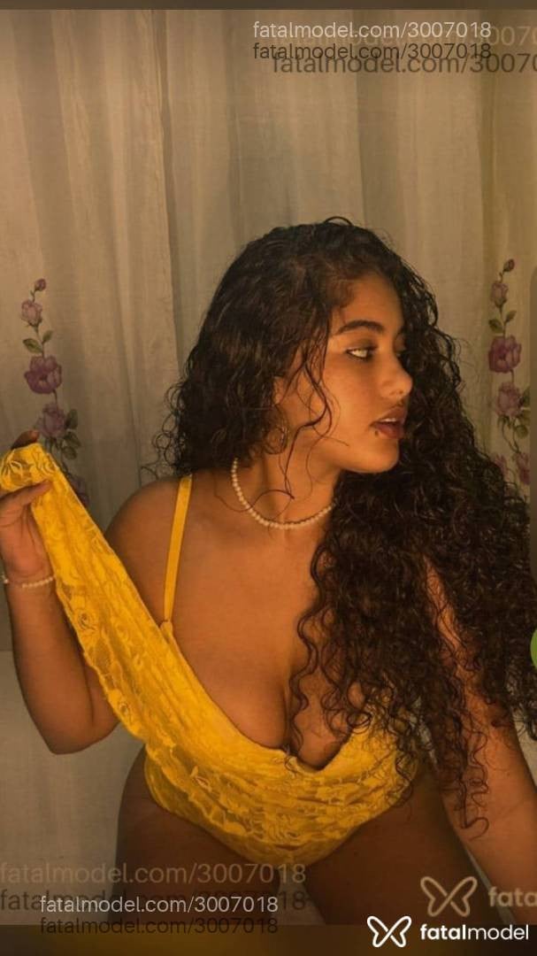 Acompanhante mulher morena (o) de olhos mel - Verônica Linsss