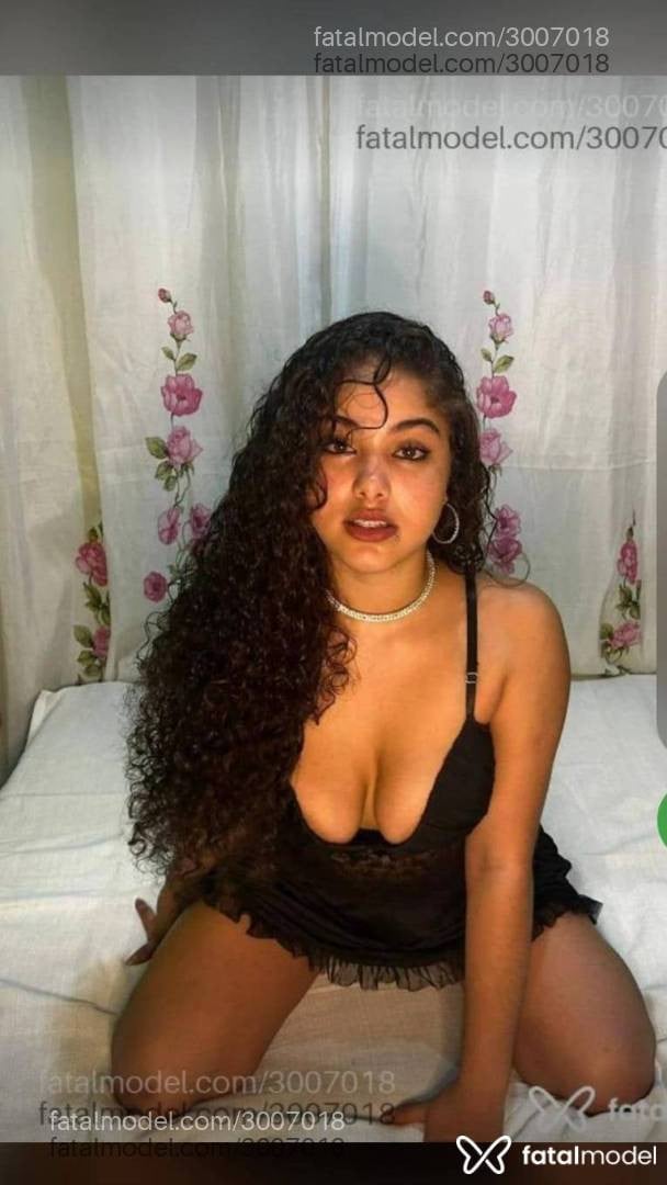 Acompanhante mulher morena (o) de olhos mel - Verônica Linsss