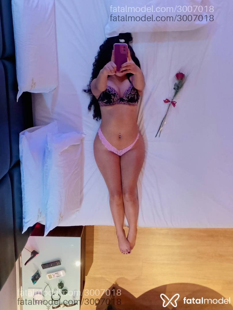 Acompanhante mulher morena (o) de olhos mel - Verônica Linsss