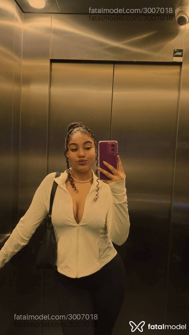 Acompanhante mulher morena (o) de olhos mel - Verônica Linsss