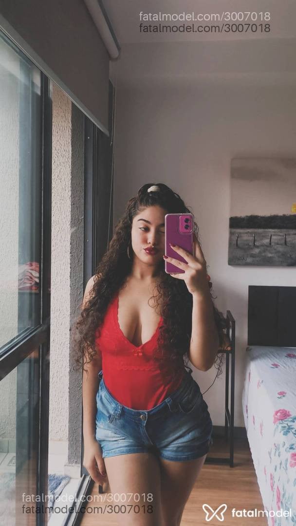 Acompanhante mulher morena (o) de olhos mel - Verônica Linsss
