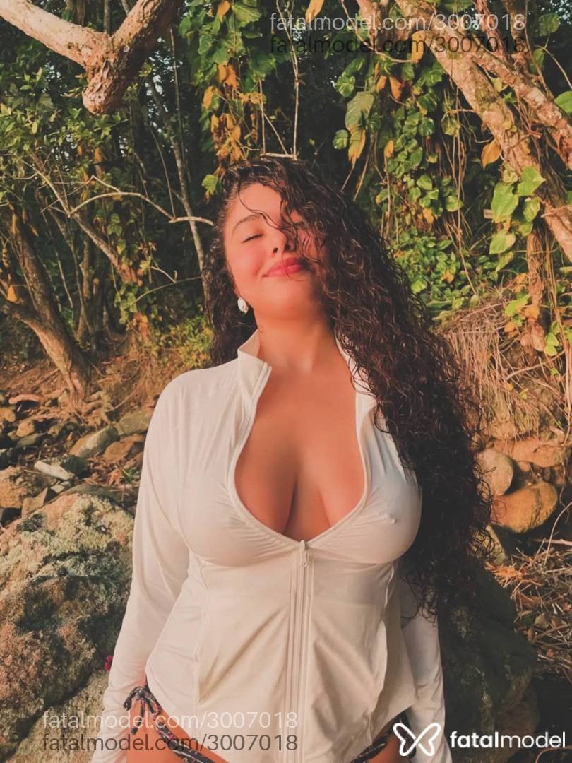 Acompanhante mulher morena (o) de olhos mel - Verônica Linsss