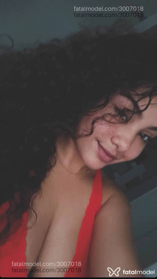 Acompanhante mulher morena (o) de olhos mel - Verônica Linsss