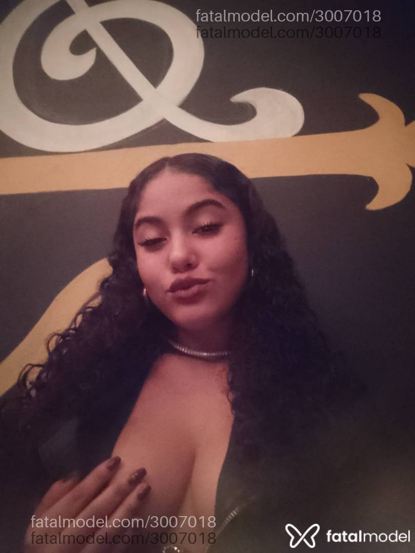 Acompanhante mulher morena (o) de olhos mel - Verônica Linsss