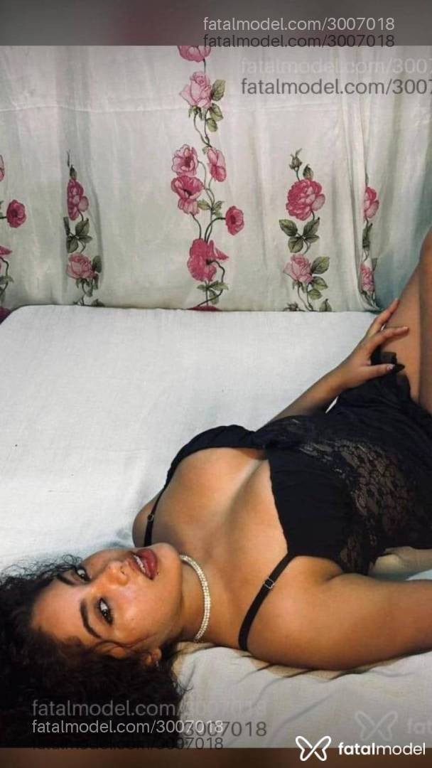 Acompanhante mulher morena (o) de olhos mel - Verônica Linsss