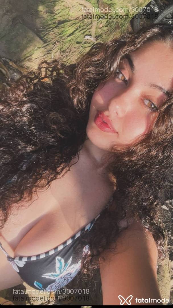 Acompanhante mulher morena (o) de olhos mel - Verônica Linsss