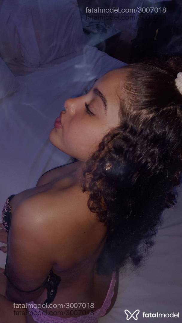 Acompanhante mulher morena (o) de olhos mel - Verônica Linsss