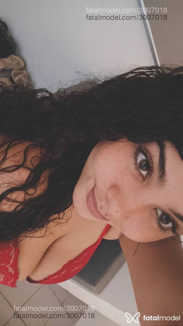 Acompanhante mulher morena (o) de olhos mel - Verônica Linsss