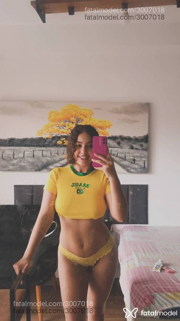 Acompanhante mulher morena (o) de olhos mel - Verônica Linsss