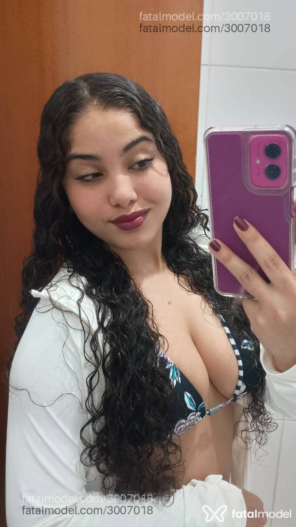 Acompanhante mulher morena (o) de olhos mel - Verônica Linsss